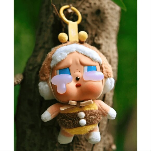 Popmart Crybaby Crying Again I'll Bring You A Flower Bee Vinyl Plush - Sealed - Picture 3 of 4